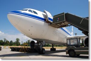 Airbus A-310 FAeB-CA-02-Douchanbe-26mai2008-DSC_0045.jpg
